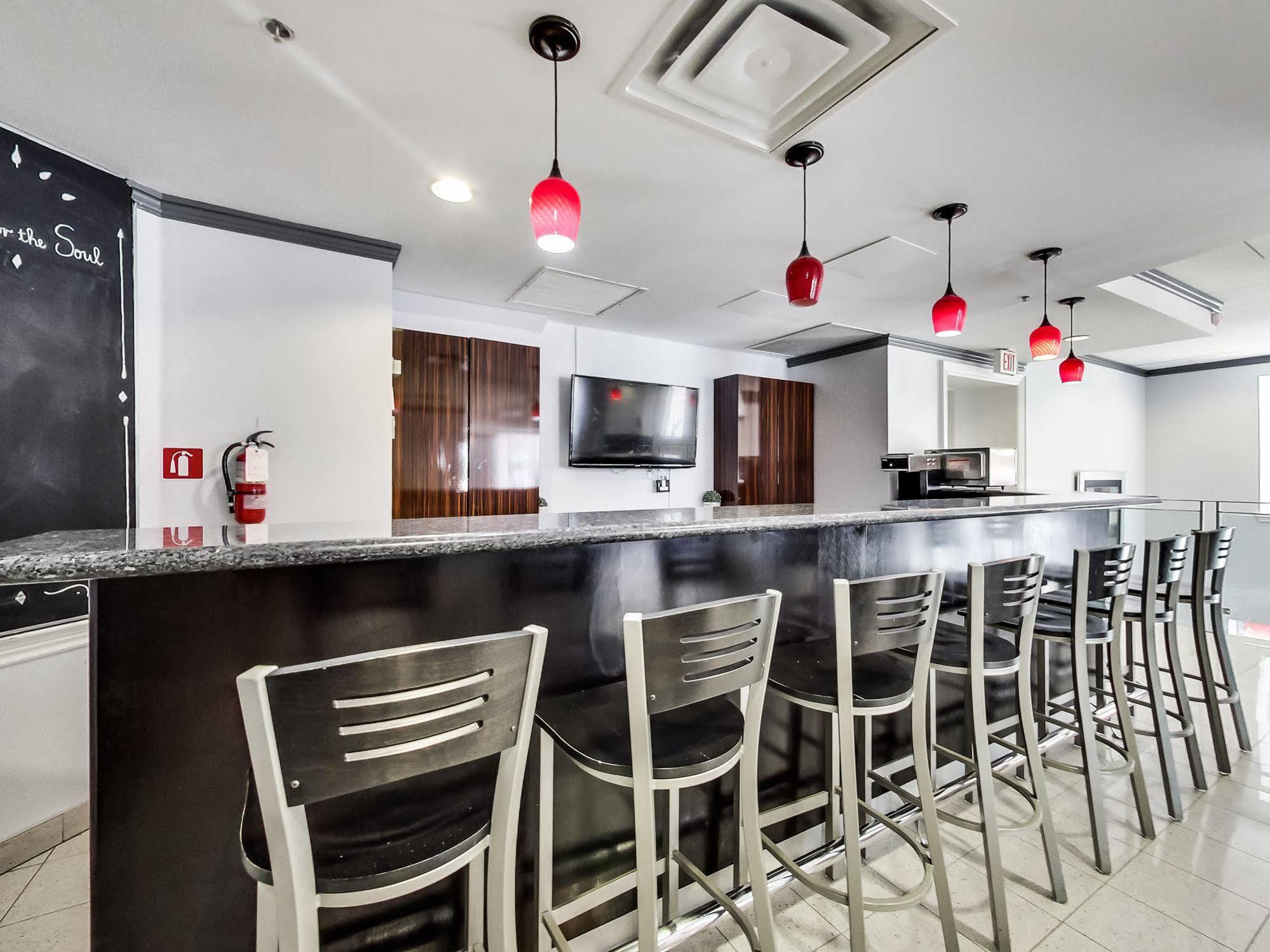 Isabella Hotel & Suites Торонто Екстер'єр фото