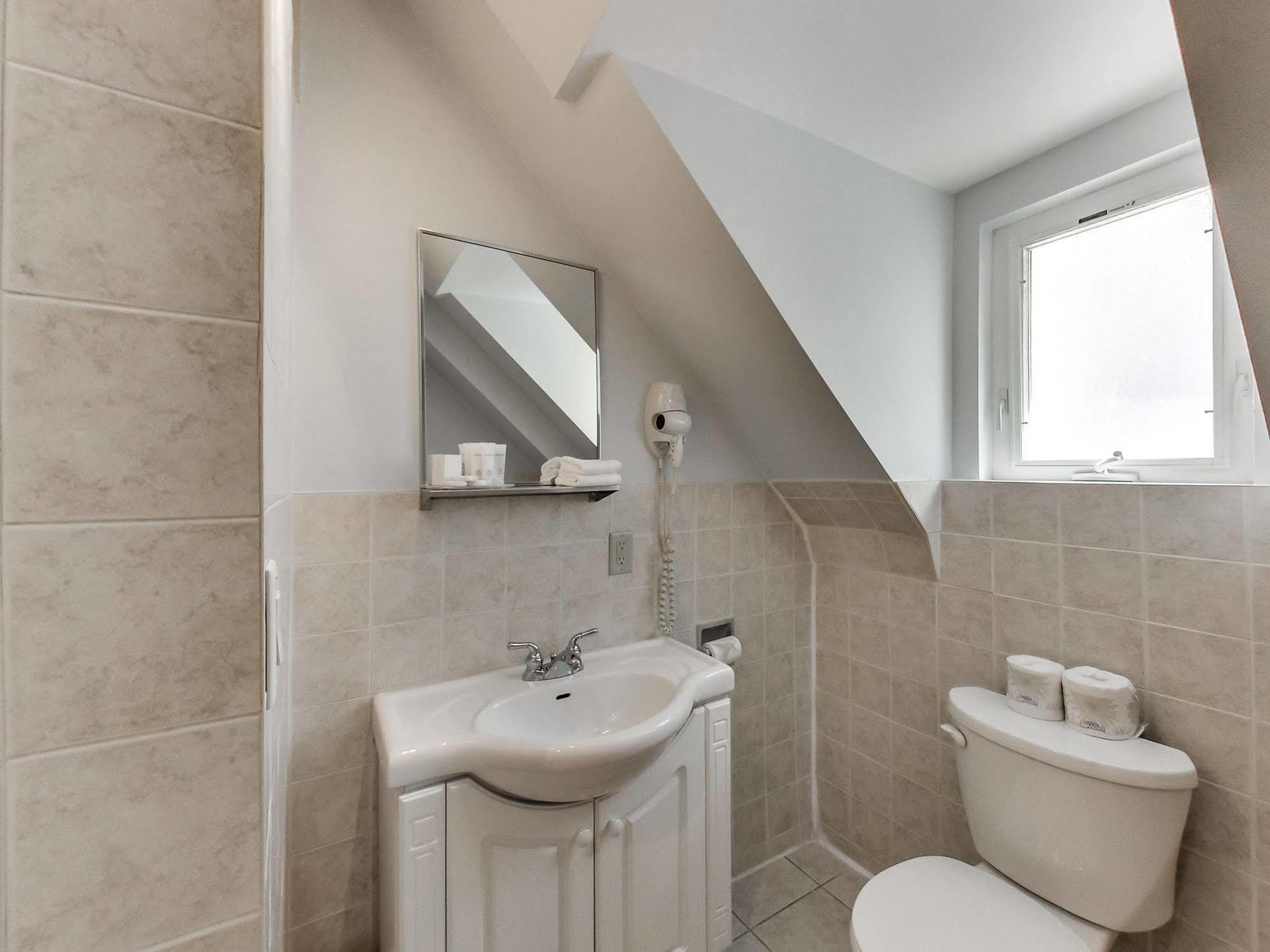 Isabella Hotel & Suites Торонто Екстер'єр фото